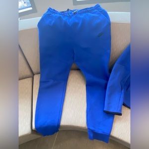 Nike Sportswear Tech Fleece suit